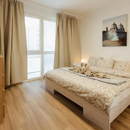 Sklenarova With Balcony Appartement Bratislava