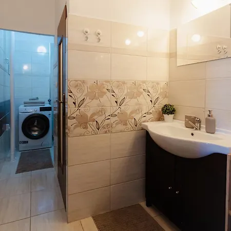 Sklenarova With Balcony Appartement Bratislava