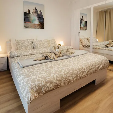 Appartement Sklenarova With Balcony Bratislava