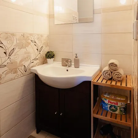 Sklenarova With Balcony Appartement Bratislava