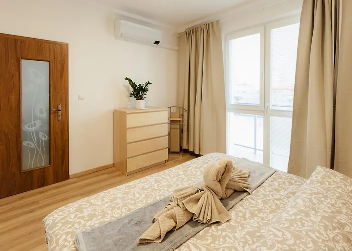 Sklenarova With Balcony דירה *